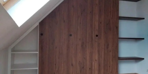 Fourniture et pose d'un aménagement en sous-pente