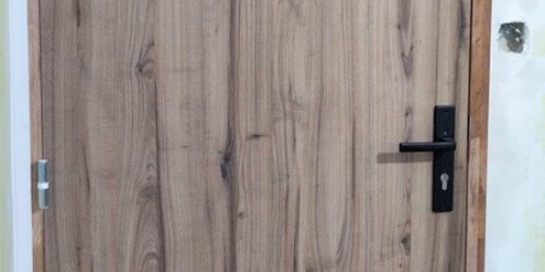 Remplacement d'une porte palière.