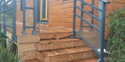 Pose d'une terrasse avec garde-corps (2/2)