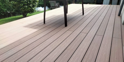 Pose d'une terrasse en stratifié
